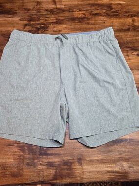 Eddie Bauer Mens Performance Shorts XXL  Green Elastic Waist Stretch Hiking